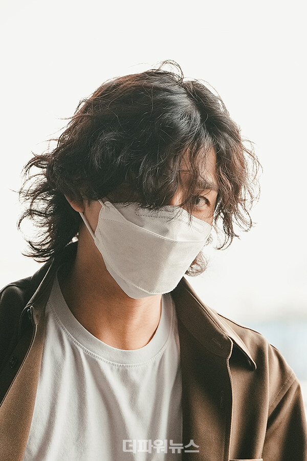 로운, 카리스마