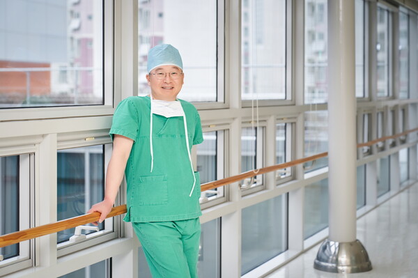 서울 서남병원, 공공의료의 표본 보여줘...의료취약계층에게 무료 수술 제공