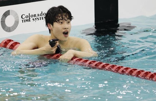 수영 황선우, 뺑소니 사고 의혹 벗었다 ··· 치상 혐의만 송치