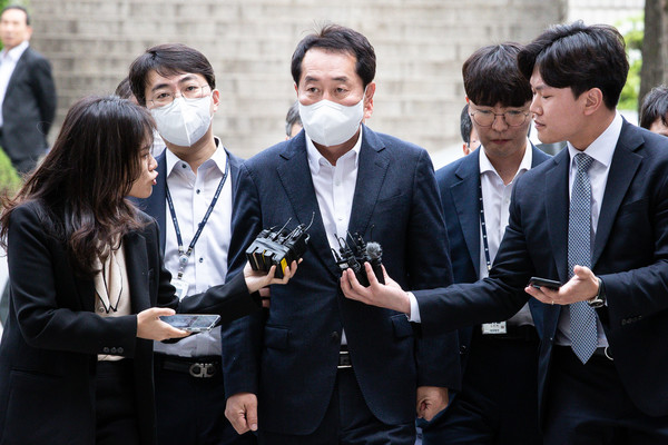 암초 만난 '민주당 돈봉투' 수사…강래구 영장기각