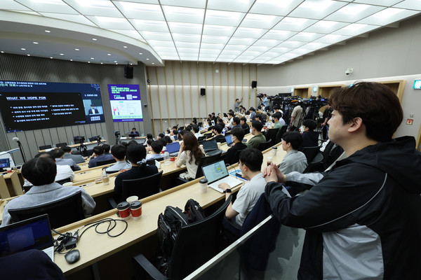 서울의대 교수들 의사들 앞장서 포퓰리즘・파시즘과 투쟁 시작