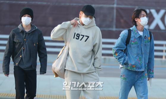 [포토] 지민,RM,진 완벽한 공항패션!