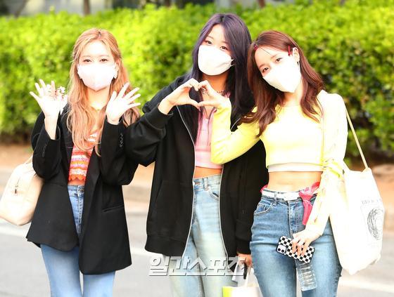 [포토] 체리블렛-보라X채린X해윤 청순 요정들의 출근길