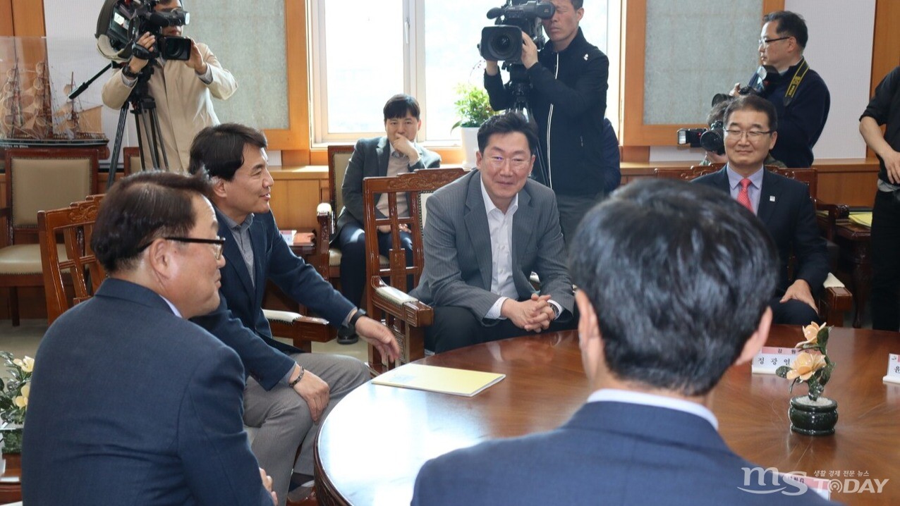 김진태 지사·박승희 삼성전자 사장 면담⋯강원도와 반도체 협업 약속