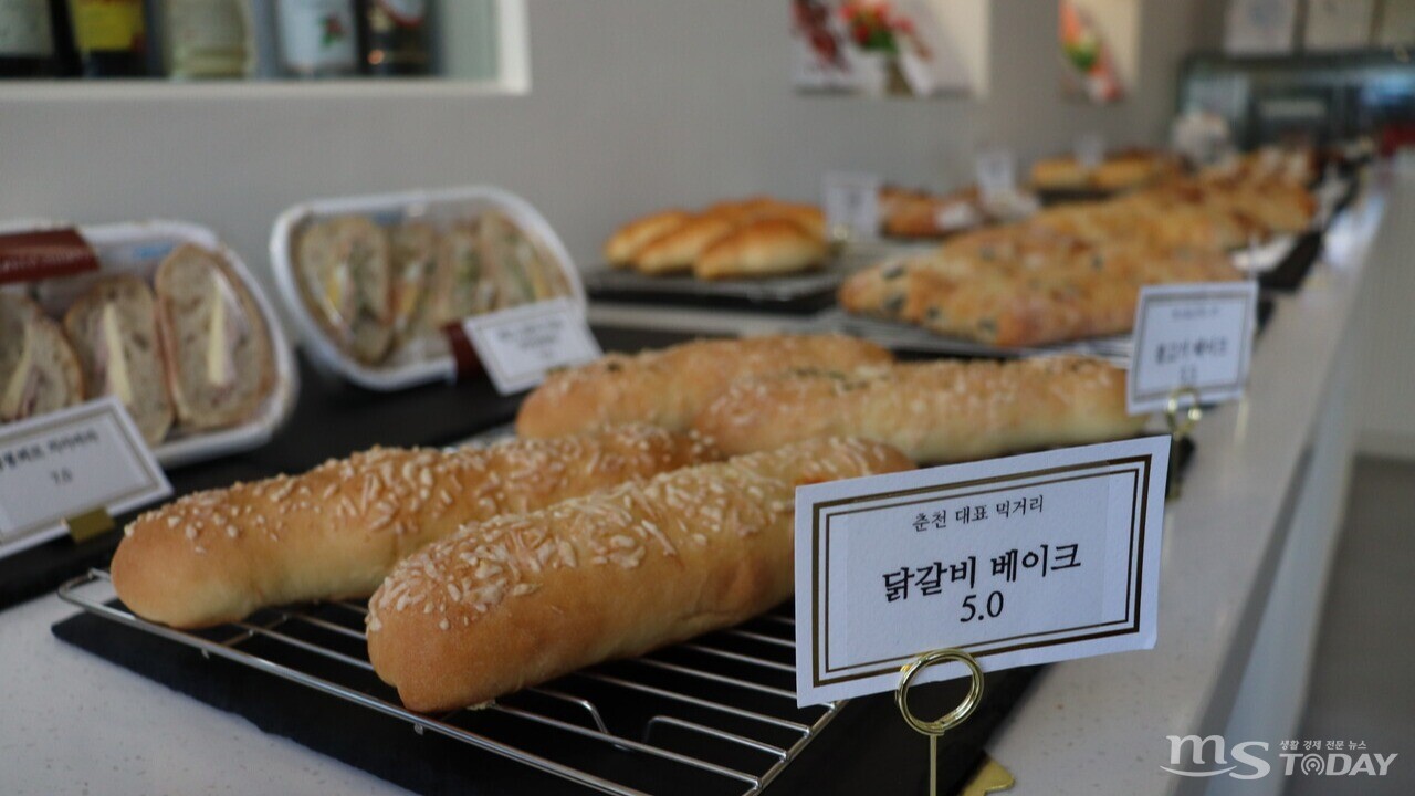 [동네 사장님] 춘천산 재료로 구현한 프랑스의 맛, 새벽을 여는 빵집 꼼아파리