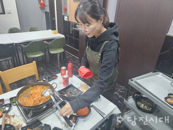 [신설상가] 짠하고 회뜰날 (대덕동)    해산물 밑반찬으로 가득한 한 상