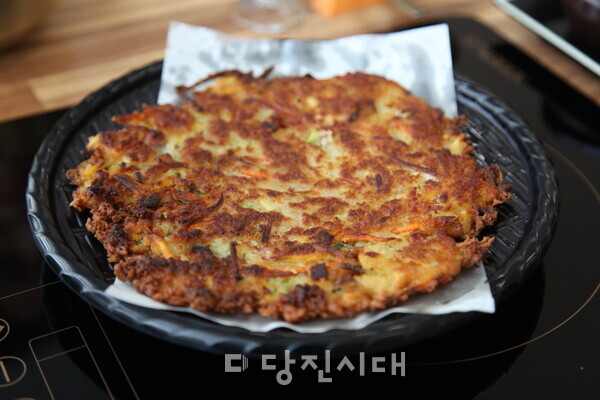 [맛집] 석문면 교로리 / 황제산더미바지락칼국수 / 김태훈 대표  푸짐한 해물에 깊은 육수의 정석!