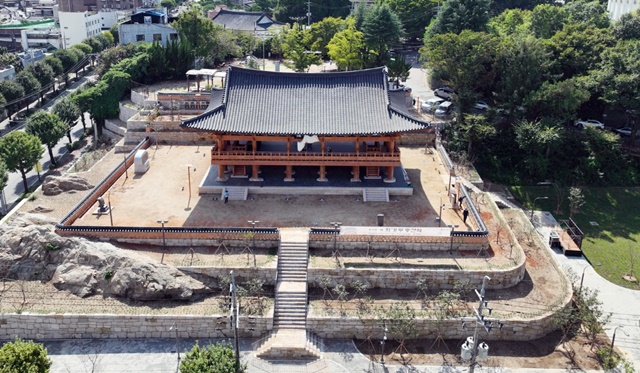 동방 제일 누각 희경루 중건