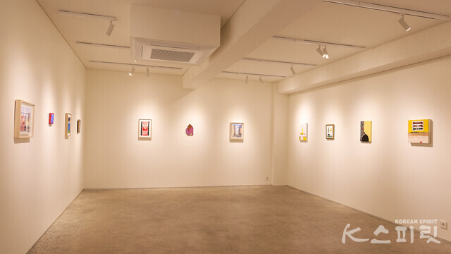 김리아갤러리, 17인의 단체전《Small Painting-My Bijuo!》