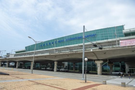 [무안국제공항] ‘세계로 비약’ 전남의 기반 … 광주공항과 국내선 통합 과제
