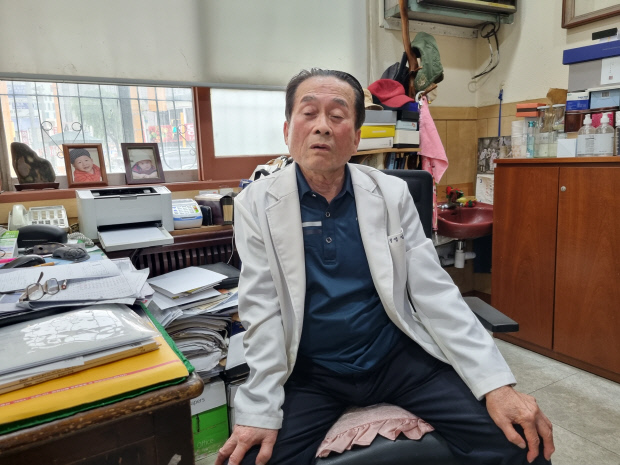 “생명 살리는 데 시민·계엄군 따로 있나요”…삼일의원 정영일 원장·반이비인후과의원 반상진 원장