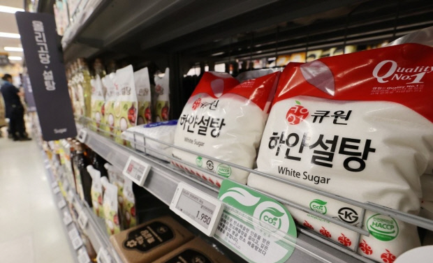 설탕값 상승에 잘 나가는 탕후루 가게도 ‘긴장’…먹거리 물가 급등 우려 커져