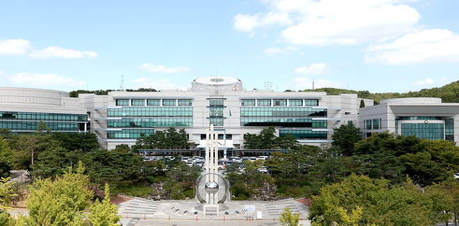 [화성24시] 화성시, 2023년 하반기 적극행정 우수공무원 6명 시상