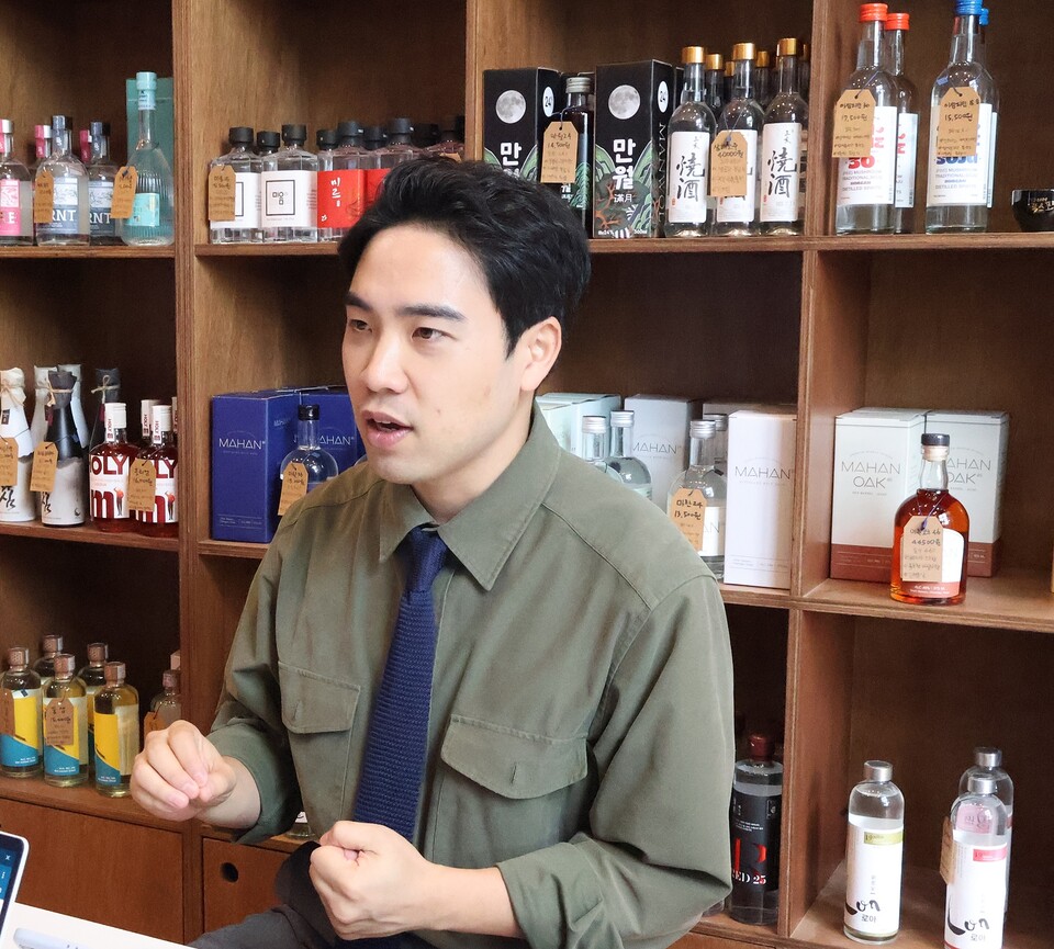 전통주, 단순한 술이 아닌 지역을 살리는 힘 : 전통주 바틀샵 술며든다 오승준 대표의 새로운 시각