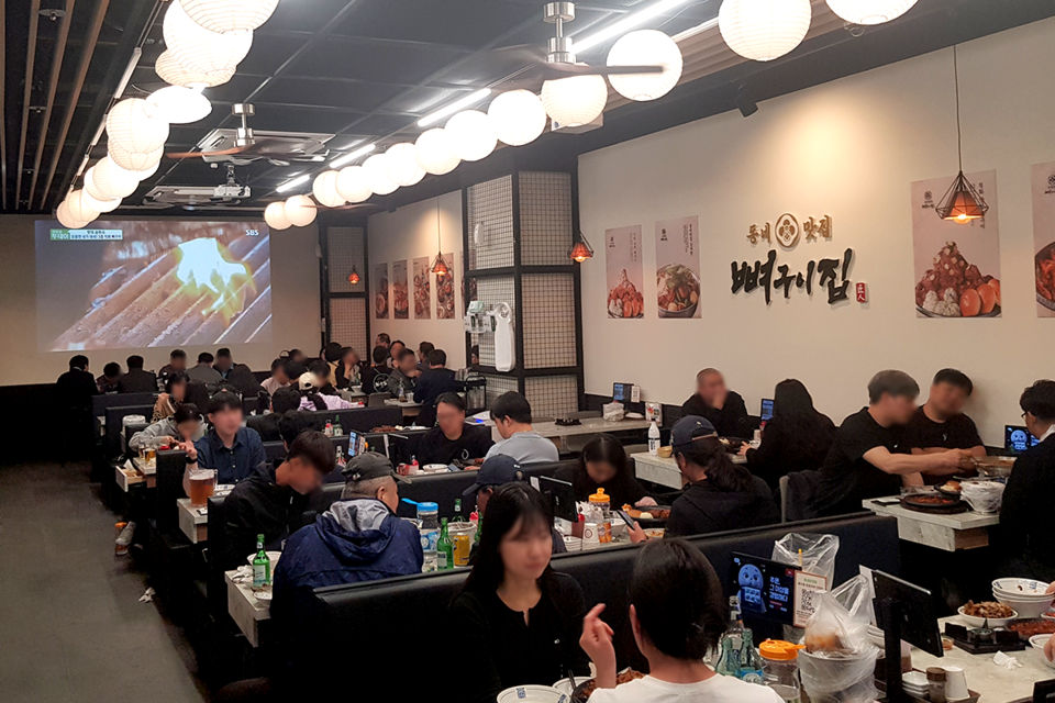 동네맛집 뼈구이집, 오픈 첫날 매출 400만원 돌파···외식 창업시장 새 활력