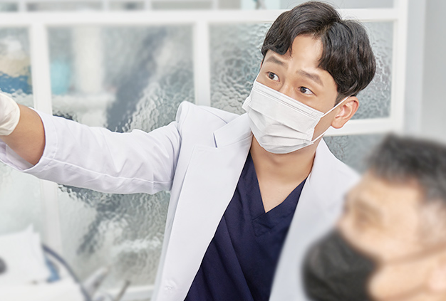발치 당일 식립하는 원데이 임플란트, 안전 위해 체크할 것은?