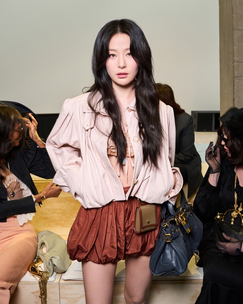 레드벨벳 슬기, 파리 패션위크 참석...아시아 셀럽 단독 초청