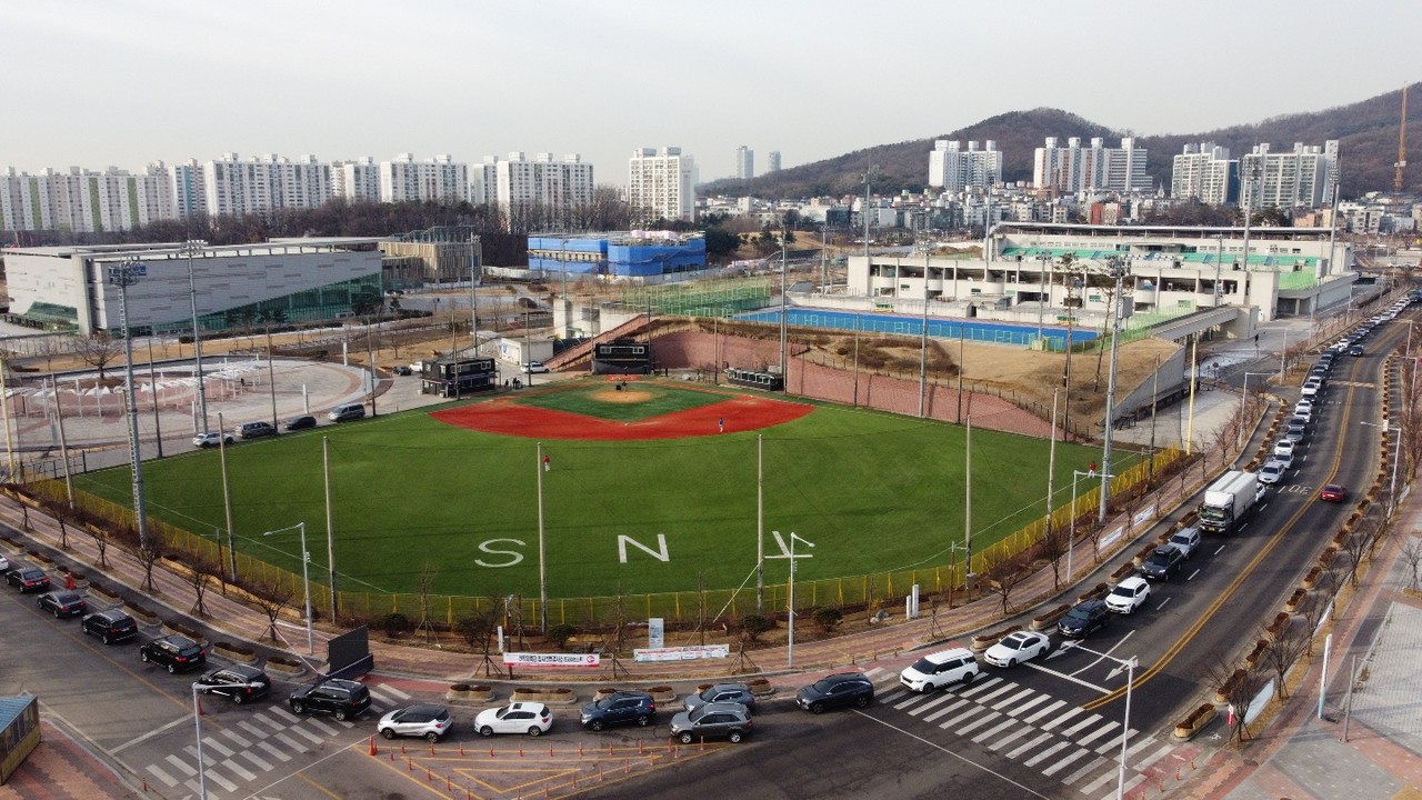 인천 코로나19 신규 확진자 2만4941명 "중구 요양병원서 102명 추가 확진"