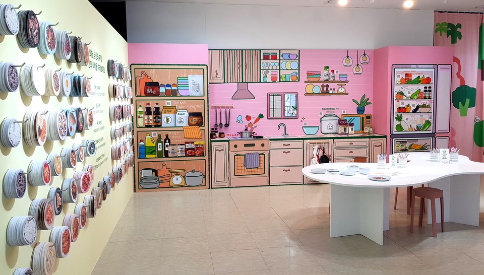 [사진으로 봤다] 이천시 기업열전展 오늘 요리하는 새미가 있다...내년 2월6일까지