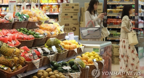 제주 소비자 물가 2년만에 2%대…먹거리는 고공행진
