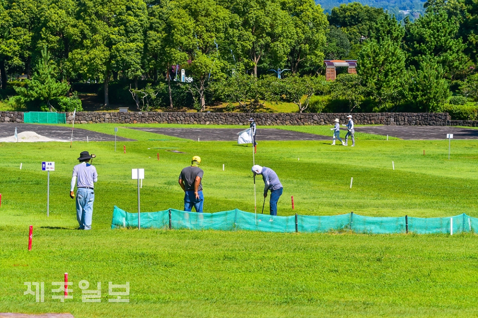 무더위 속 즐기는 파크골프