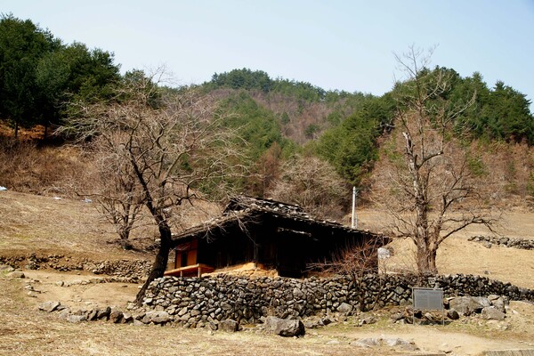 화전민이 남긴 산간지방의 너와집