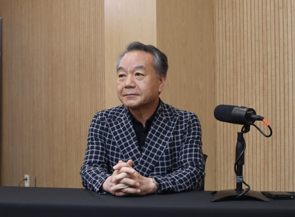 [Y인사이트] 폴더블폰 UTG 양산한 도우인시스의 유리 연금술