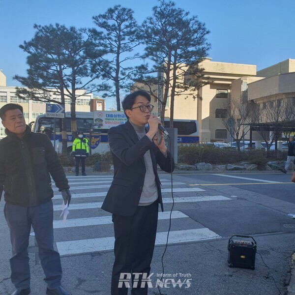도시 한복판에 슬럼가…두산·원일빌라 개발 조건없이 수용하라
