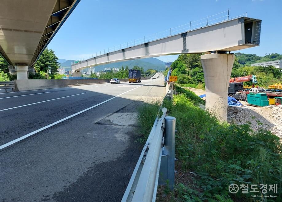 양산선, 2026년 개통 향해 순항...2공구 터널 관통