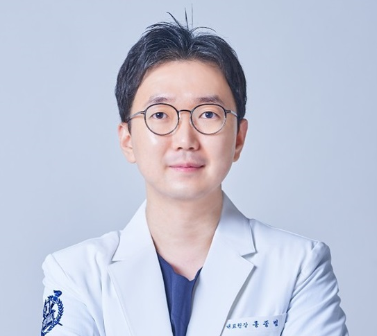 [건강] 잇몸뼈 부족한 경우, 뼈이식 임플란트 시술 진행해야