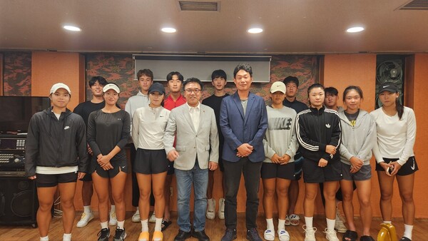 안양시테니스협회, 제106회 전국체전 경기도대표 고등부 선수단 격려