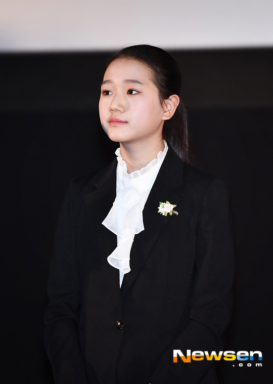 이현정  ‘웃음도 수줍게..’ (출국)[포토엔HD]