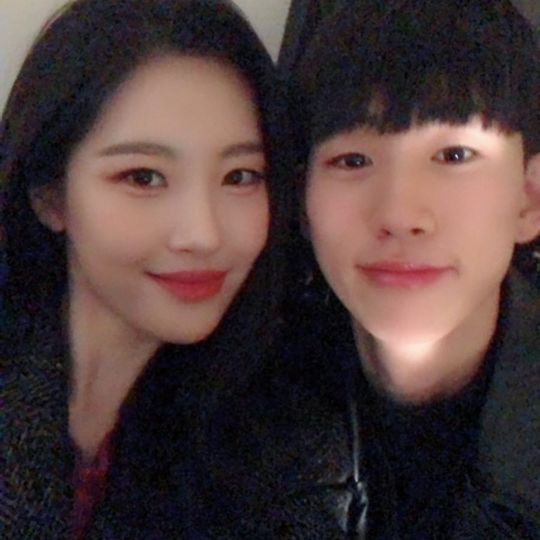 “우리 집은 다 입술이 커” 선미, 훈남 남동생 공개[SNS★컷]