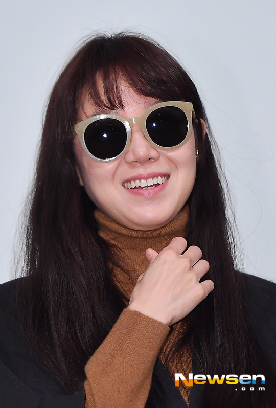 공효진 ‘선글라스 사이로 함박 미소’[포토엔HD] 