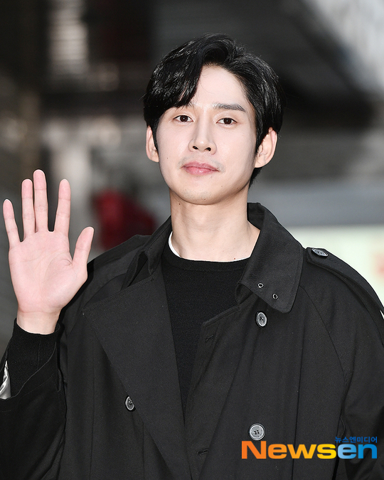 박성훈, 스윗한 손 인사 [포토엔HD]