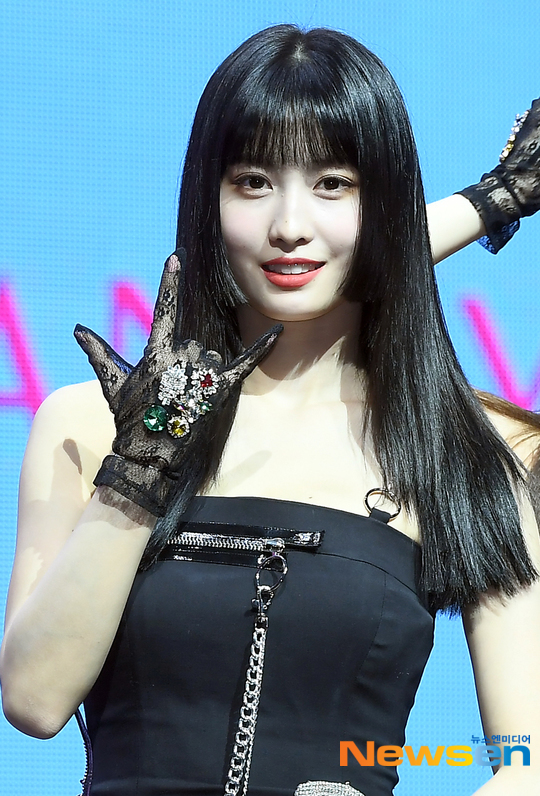 트와이스 모모, 독특한 헤어스타일도 미모로 소화[포토엔HD]