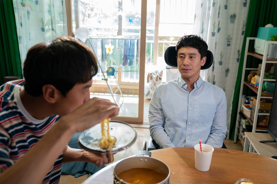 ‘나의 특별한 형제’ 장애인을 고정관념 속에 묶어두지 않는 특별한 시선