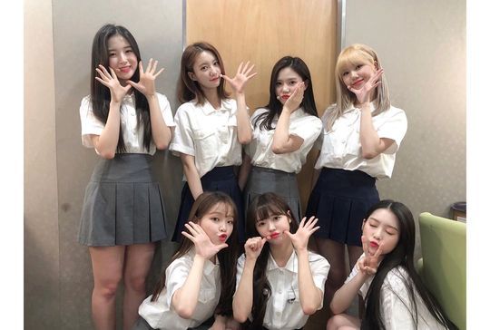 ‘컴백’ 오마이걸, 발레복부터 교복까지 완벽 소화 ‘콘셉트 천재’[SNS★컷]