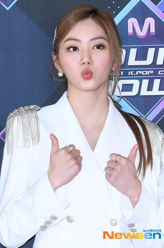 CLC 권은빈, 앵두입술 내밀며 엄지척~[포토엔HD]