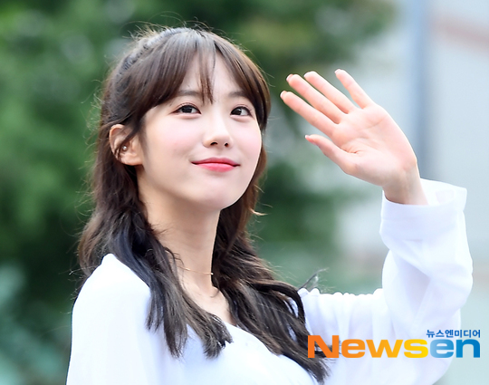 우주소녀 루다, 안녕 안녕~[포토엔HD]