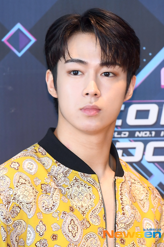 SF9 다원, 눈빛으로 압도[포토엔HD]