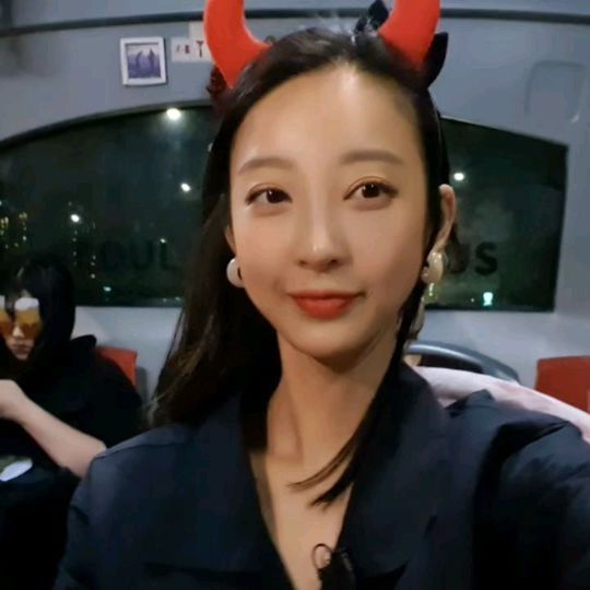 EXID 혜린, 남심 사르르 녹인 깜찍 윙크 ‘매일이 리즈’[SNS★컷]