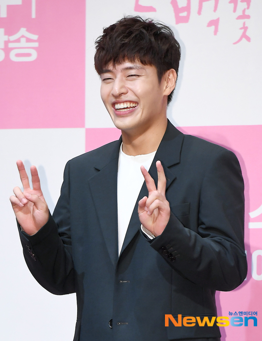 미담청년 강하늘, 세상 순박한 미소~[포토엔HD]