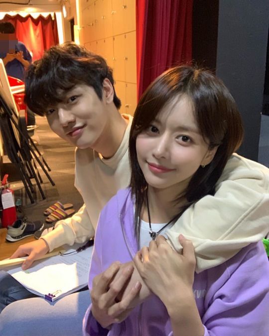 “꼬맹이랑 8년만 재회” 한보름X신원호 어깨동무 다정한 인증샷[SNS★컷]