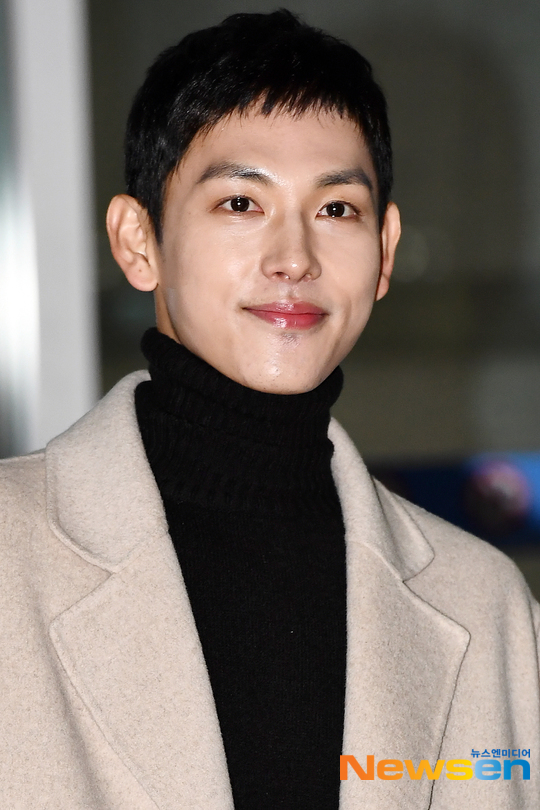 임시완 ‘귀여운 까까머리’[포토엔HD]