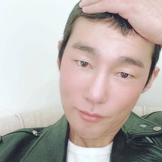 허지웅 “예능 출연→유튜브 라이브” 혈액암 완치 후 활발 행보[SNS★컷]