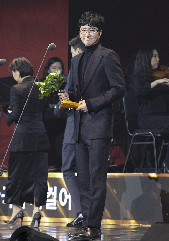 ‘호프 읽히지 않은 책과 읽히지 않은 인생’ 한국뮤지컬어워즈 8관왕 석권