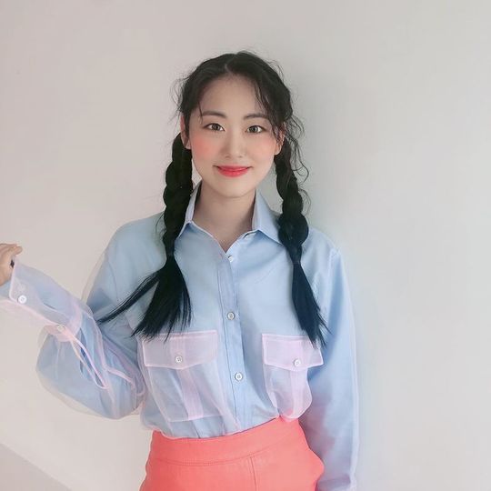 위키미키 루아, 눈이 얼마나 큰 거야? ‘귀여운 양갈래 소녀’[SNS★컷]