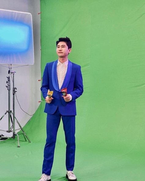 ‘슈퍼탁’ 영탁, 아이스크림→막걸리 광고 비하인드컷 공개[SNS★컷]