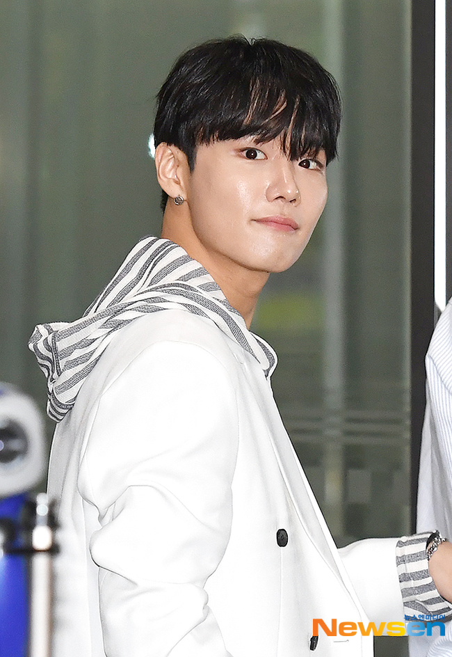 CIX 승훈, 잘생김 가득한 눈빛 [포토엔HD]